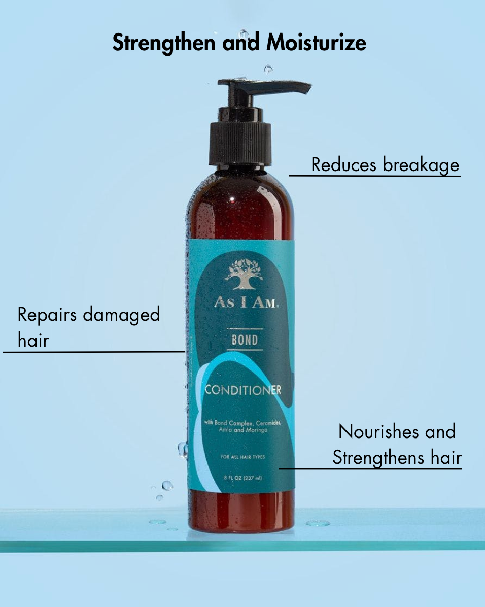Flesje 'As I Am' conditioner met tekst over de voordelen op een blauwe achtergrond