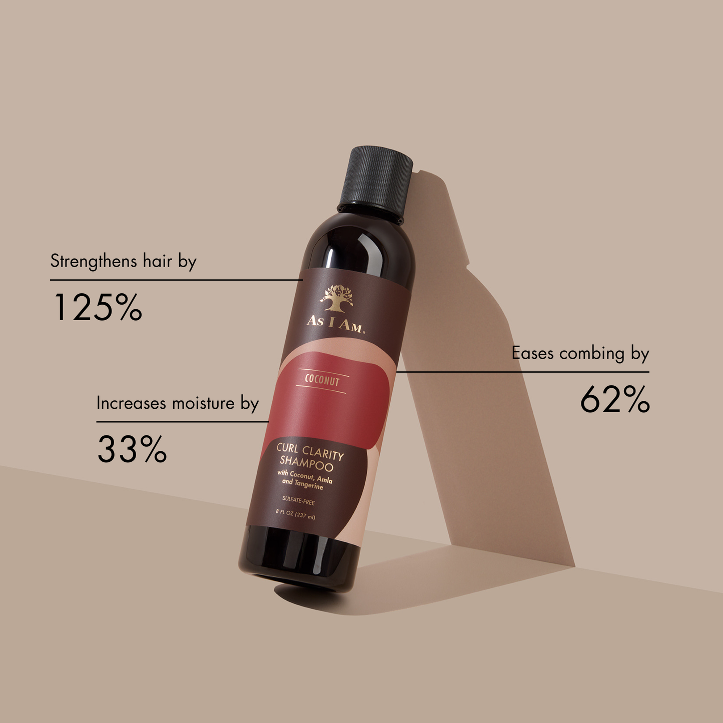 Shampoofles met merklogo op een beige achtergrond