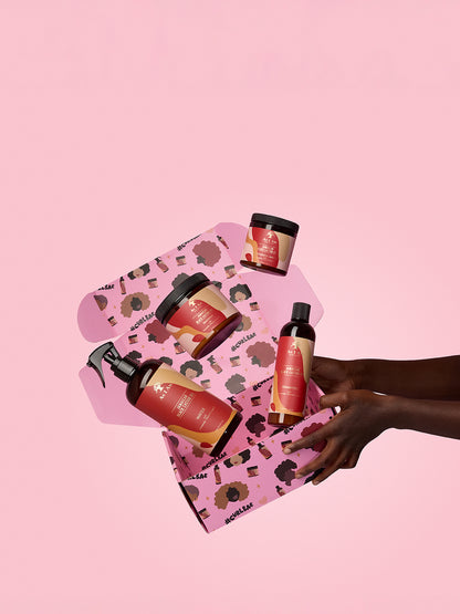 As I Am Curlbae Box met Jamaican Black Castor Oil producten - een premium haarverzorgingsbundel met krulversterkende behandelingen verrijkt met JBCO voor kracht, vocht en een gezonde definitie.
