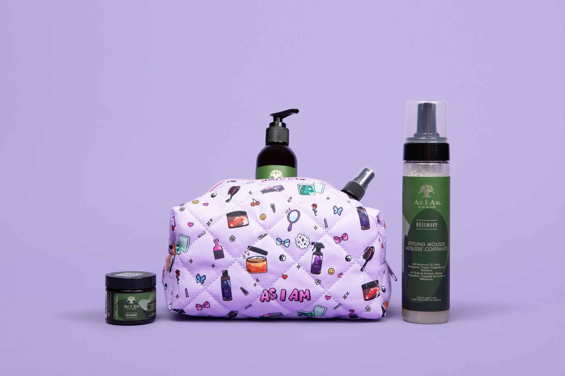 As I Am cosmeticatas met de rozemarijncollectie - landschapsafbeelding van een zacht tasje met ritssluiting, ontworpen voor het opbergen van haarverzorgingsbenodigdheden met een stijlvolle, minimale look.
