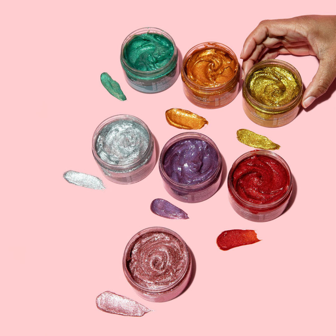 As I Am Curl Color Glitter Collection, met levendige, tijdelijke haarkleuren met een glinsterende finish, speciaal voor krullen en spiralen.