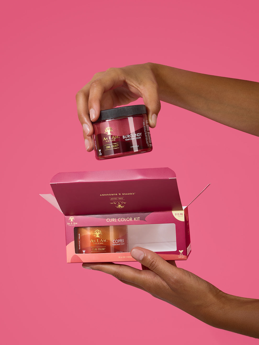 As I Am Curl Color 2-pack kit met de tinten koper en bordeauxrood, verpakt in strakke, levendige potjes, ontworpen voor tijdelijke kleur en definitie van krullen zonder beschadigingen.