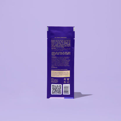 AS I AM Rijstwaterconditioner in een zakje van 1 oz, met een romige, rijke textuur met een parelwitte finish - geformuleerd om haar met textuur diep te hydrateren, te versterken en te ontwarren terwijl het de haargroei bevordert, haaruitval voorkomt en haarbreuk tegengaat.